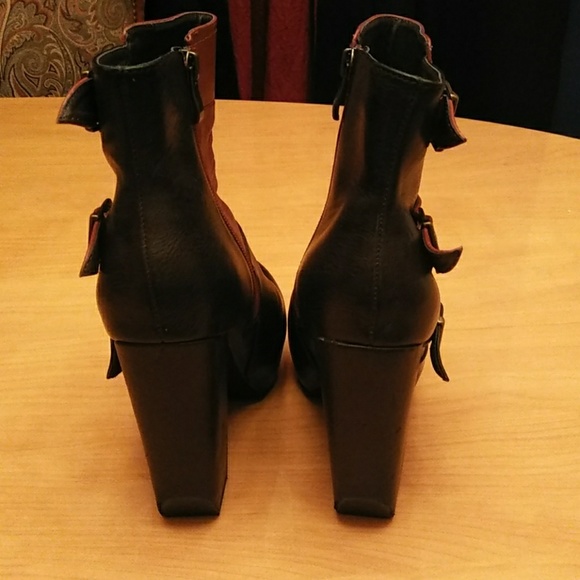 Boots - Picture 3 of 3